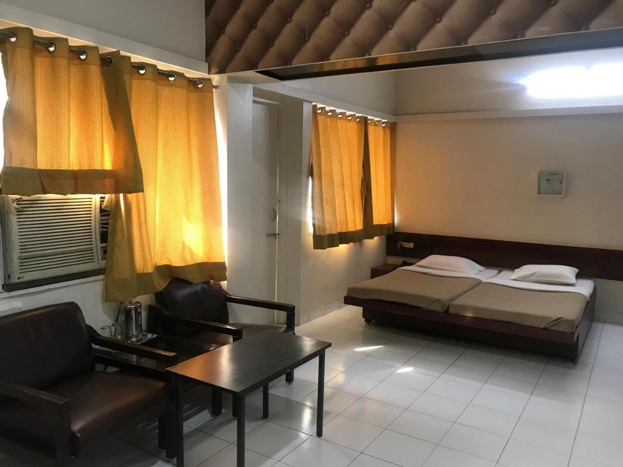 Maurya Residency Hotell Pune Eksteriør bilde
