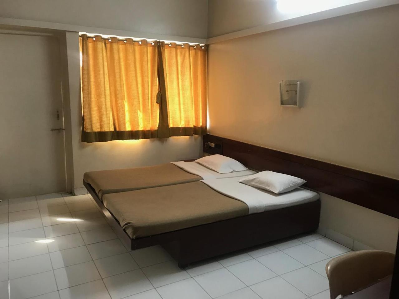 Maurya Residency Hotell Pune Eksteriør bilde