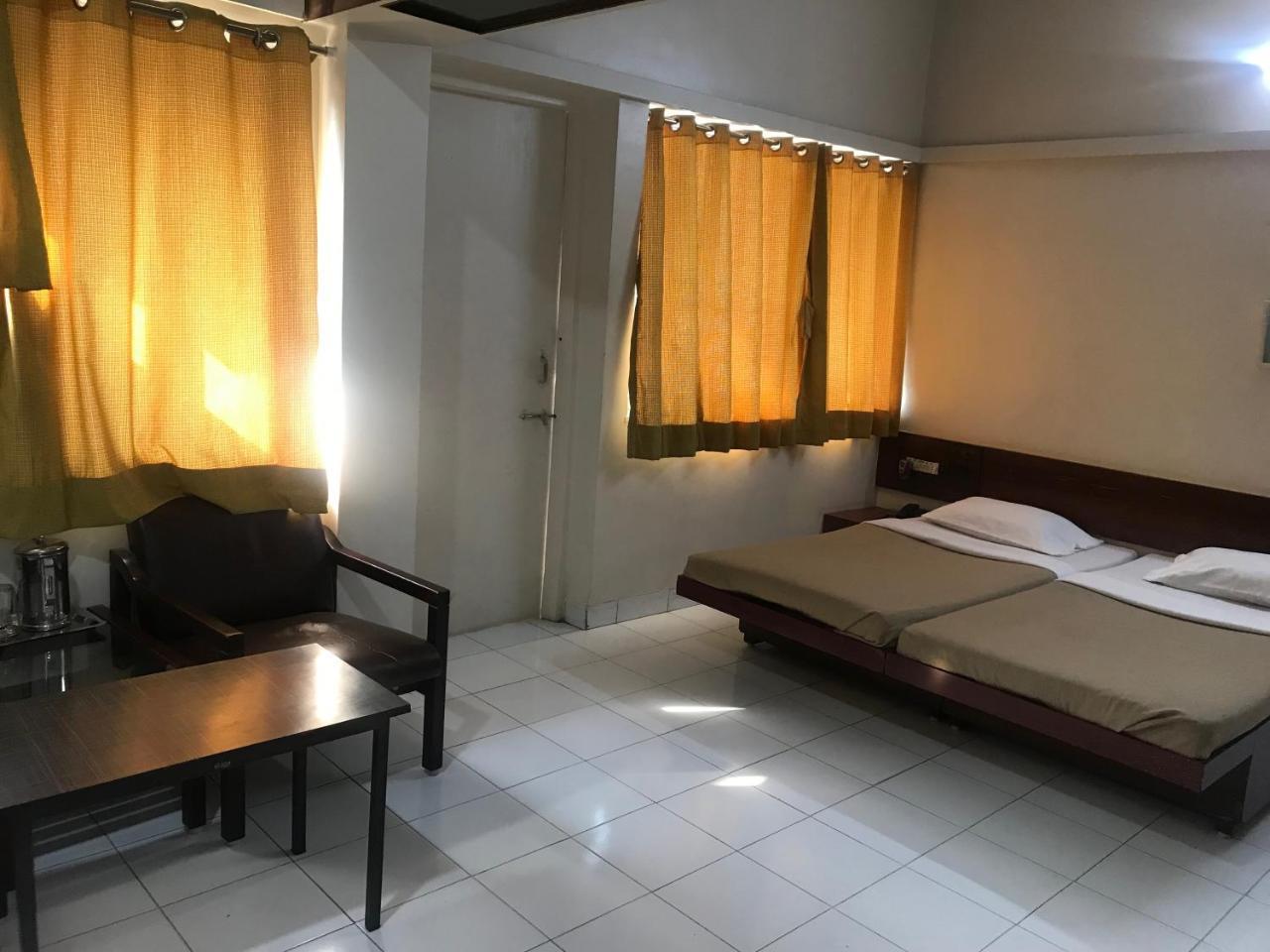 Maurya Residency Hotell Pune Eksteriør bilde
